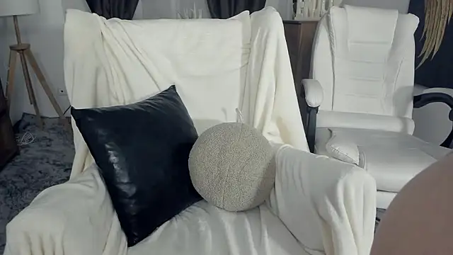 KristalCrowner live sex cam