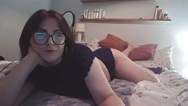 CurvyCara's cam snapshot