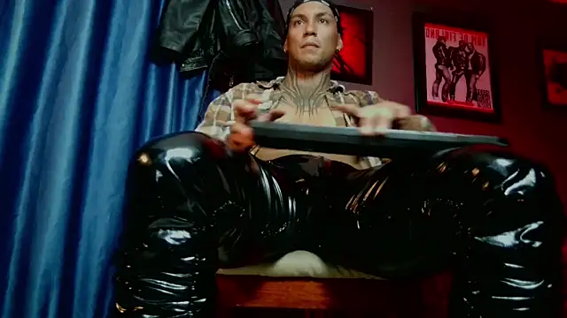 Leonnardo_Jaramillo live sex cam