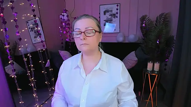 AlexandraKind live sex cam