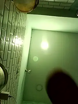 01Mona's cam snapshot