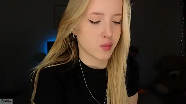 adele_armass's cam snapshot