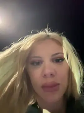 AlyssaFoxx_'s cam snapshot