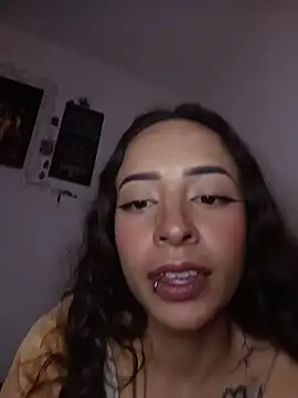 AlexxaAndRileyy's cam snapshot