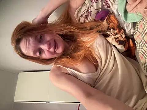 Suzanele's cam snapshot