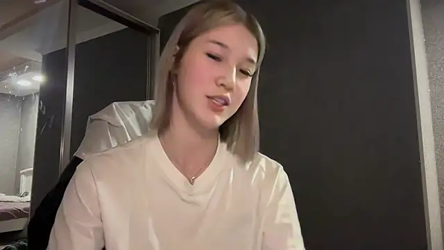 lilXdomiii live sex cam