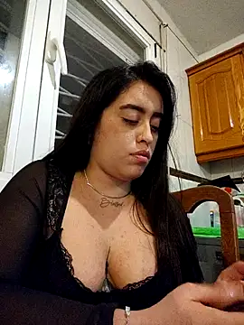 MissNyraSecret live sex cam