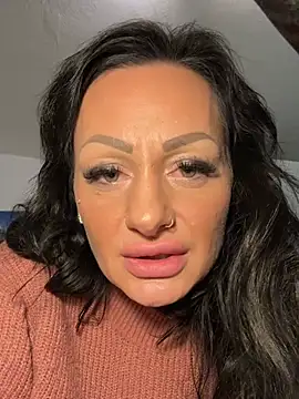 Mia-Roux live sex cam