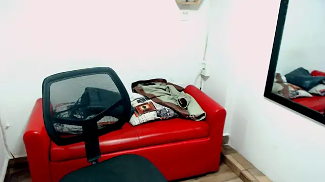 DIVAX_MONSERRAT's cam snapshot