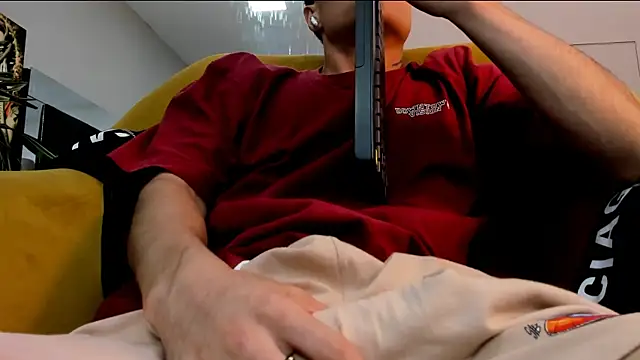 roan_birkin's cam snapshot