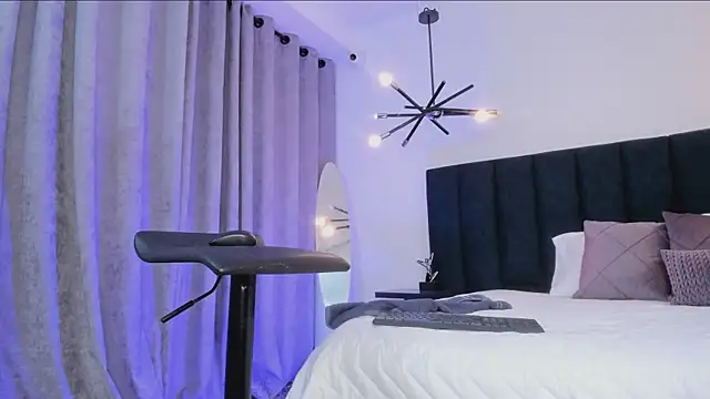 alaia7h live sex cam