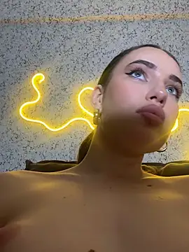 Ariana_Sanderss's cam snapshot