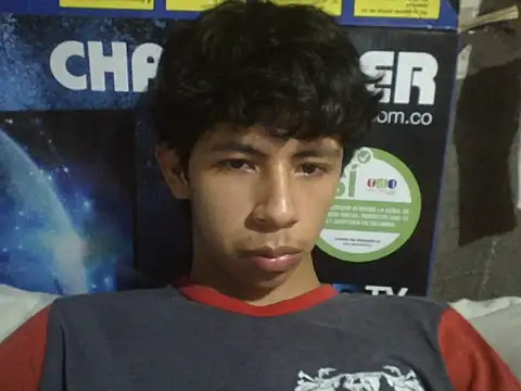 Carlos_Albert02's cam snapshot