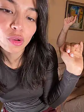 Adriennesexxx live sex cam