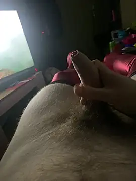 yves24Post live sex cam