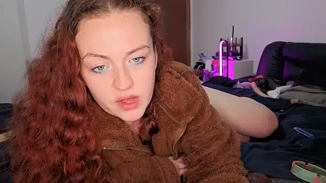 ENGLISHEMILY_69's cam snapshot