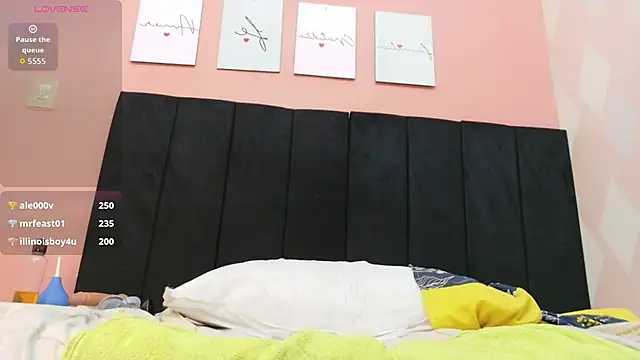 petitelittleebony's cam snapshot