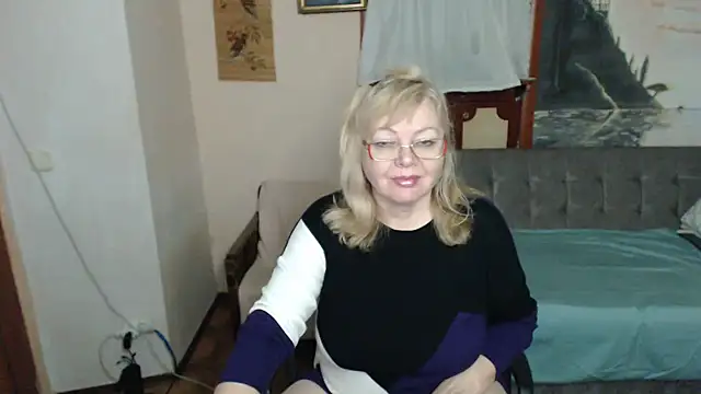 EvelynLoveShy's cam snapshot