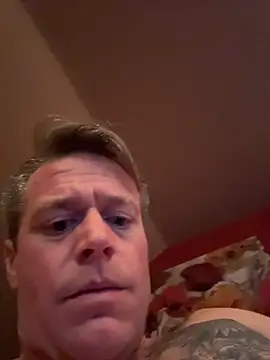 DILFiGuess1 live sex cam