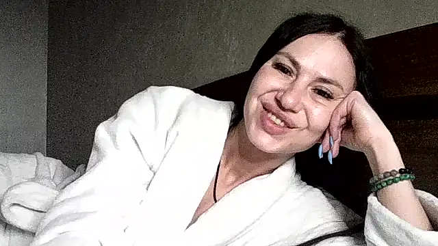 JulianaGold1 live sex cam