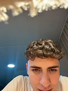 AdrianRinaldi live sex cam