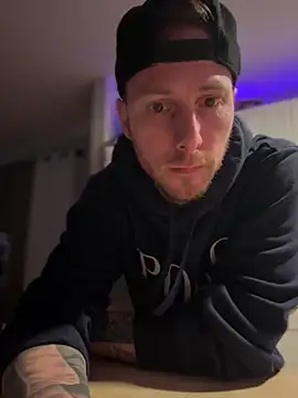 LockingStacks's cam snapshot