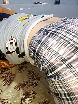 Rouzalinda_1's cam snapshot