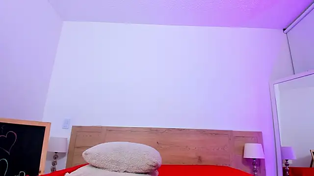 hoot_booys_'s cam snapshot