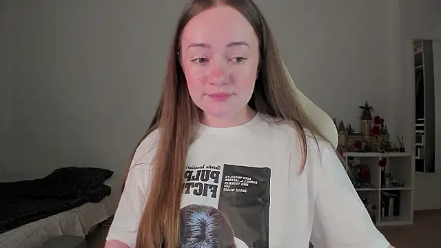 WalkingGirl's cam snapshot