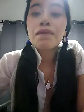 l0lita_emi live sex cam