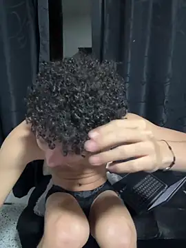 yoursexyjose live sex cam