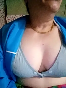 small-house123's cam snapshot