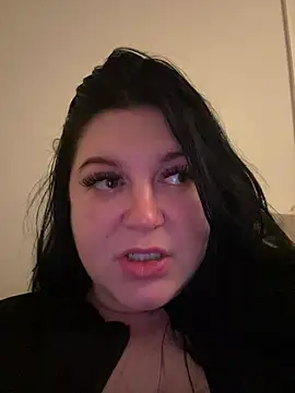 Curvybrunette1998's cam snapshot