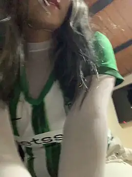 Cami_Leon2's cam snapshot