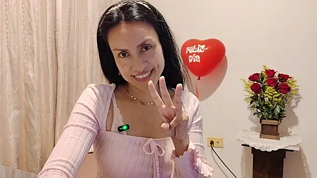 Bella_Exhibition's cam snapshot