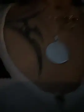 emily_24x's cam snapshot