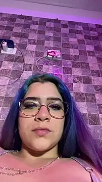 Sophia_cyrus11 live sex cam