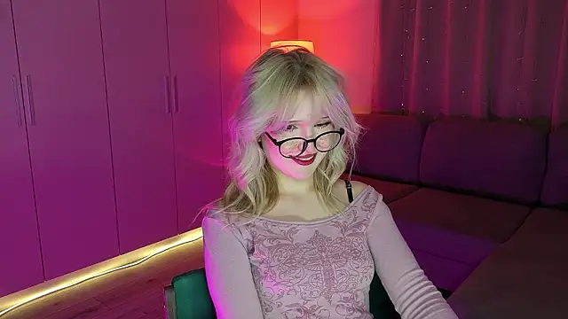 Mary_Piersen's cam snapshot