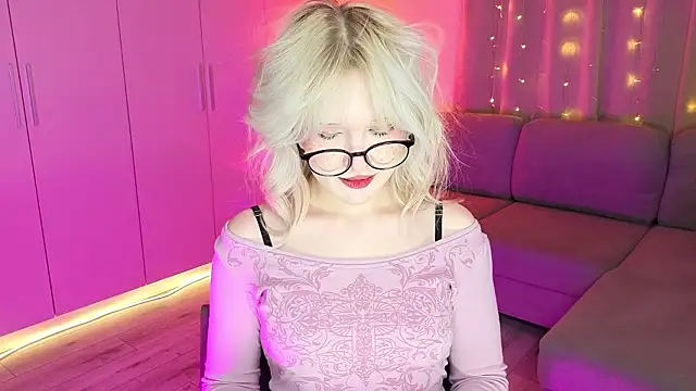 Mary_Piersen's cam snapshot