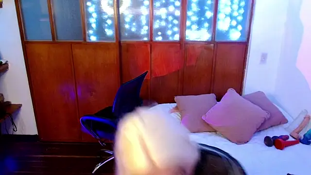 DanniHotBoy02 live sex cam