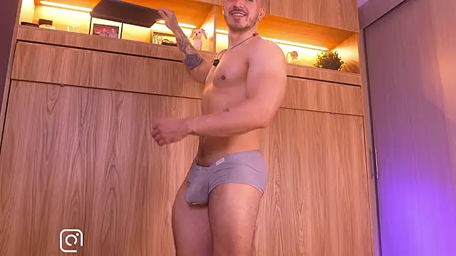 alejowolf live sex cam