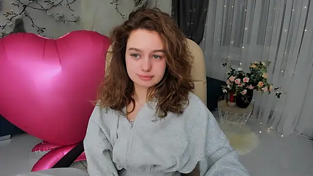 MiracleCurly live sex cam