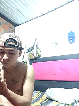 Mia_axelll live sex cam