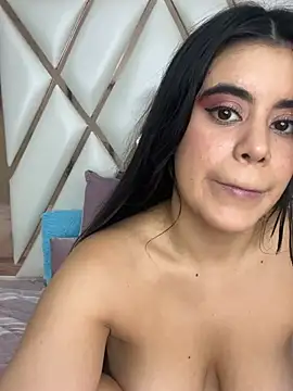 CoralineRusso1's cam snapshot