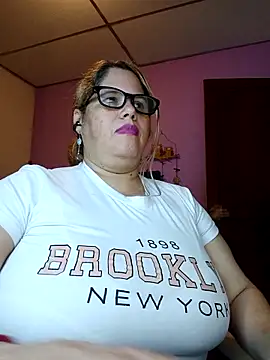 EllisW8 live sex cam