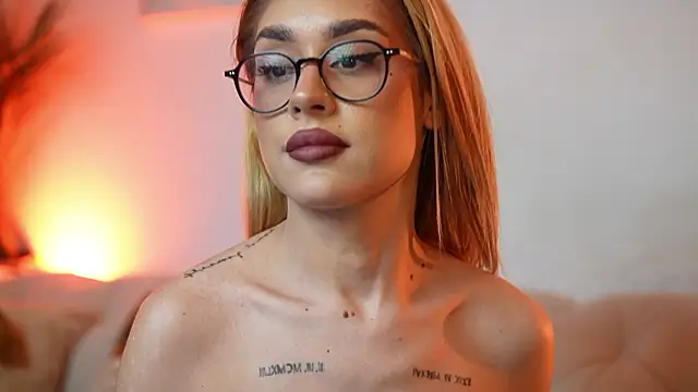 AileenKiss live sex cam