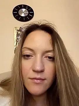 KattyLuuu's cam snapshot