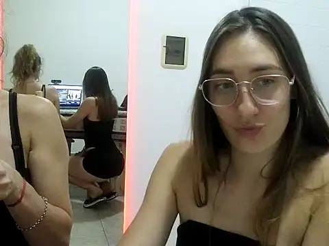 Noracherry's cam snapshot