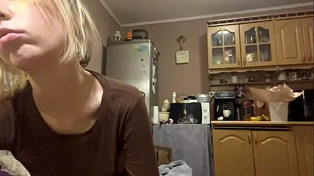 CharmingBlonde's cam snapshot