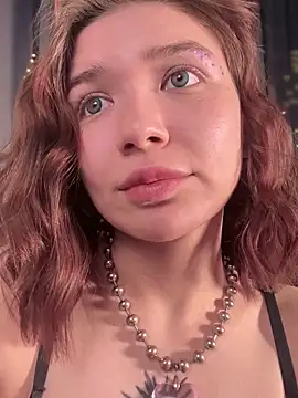 MilliDoll's cam snapshot